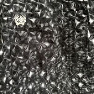 Like new cinch shirt. Size M. Always taken to cleaners never machine washed.